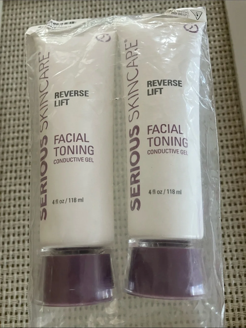 NWT Serious Skincare Reverse Lift Facial Toning Conductive Gel (2)
